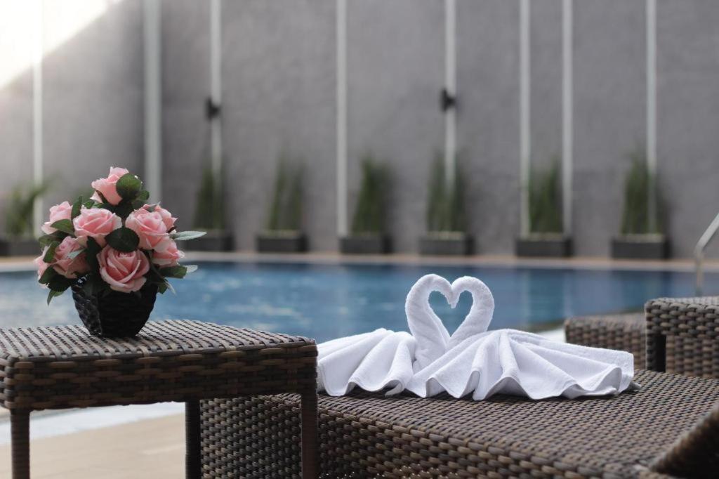 Atrium Premiere Cilacap Extérieur photo