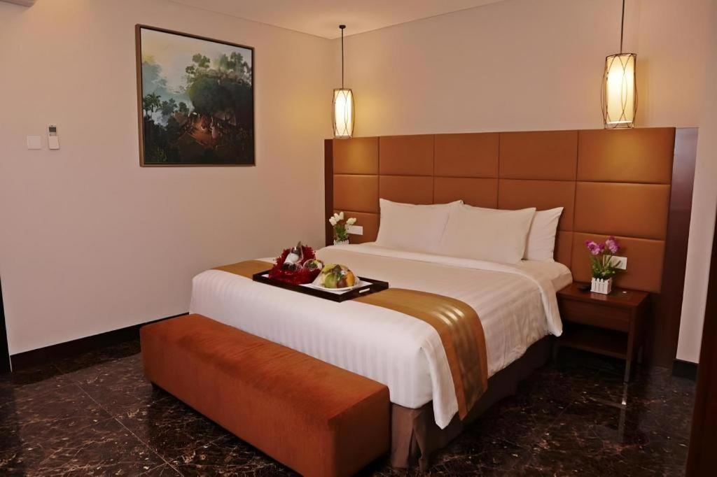 Atrium Premiere Cilacap Extérieur photo